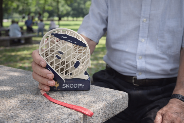 Stay cool with Snoopy 🐶💨(#00176)