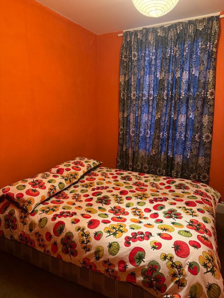 Double room to let 