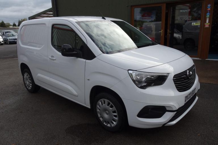 Vauxhall Combo 1.5 Turbo D 2300 Pro Panel Van 5dr Diesel Manual L1 H1... 2023/23