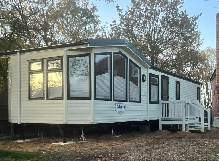Willerby Aspen 2003 37ft x 12ft 2 Bed Static Caravan