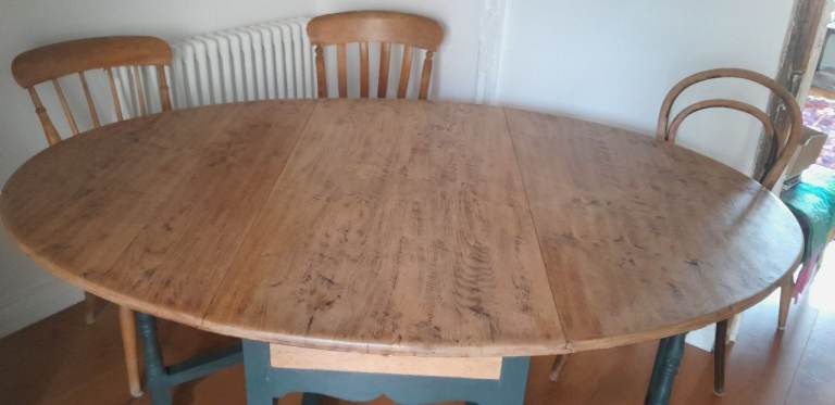 Large Oak gateleg table