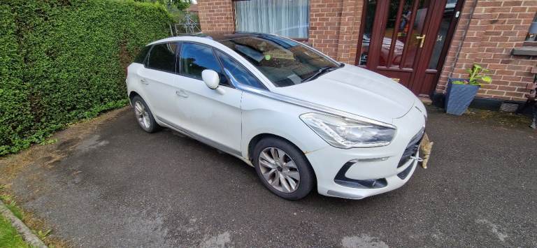 Citroen, DS5, Hatchback, 2013, Semi-Auto, 1560 (cc), 5 doors