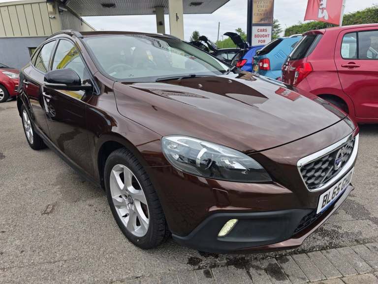 VOLVO V40 CROSS COUNTRY 2.0 Lux D2 2015