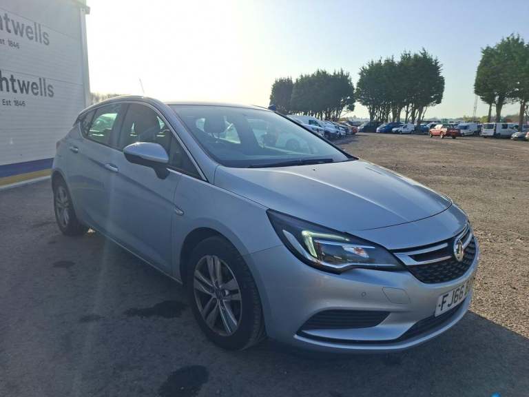 2016 Vauxhall Astra 1.6 CDTi 16V ecoFLEX Design 5dr HATCHBACK DIESEL Manual