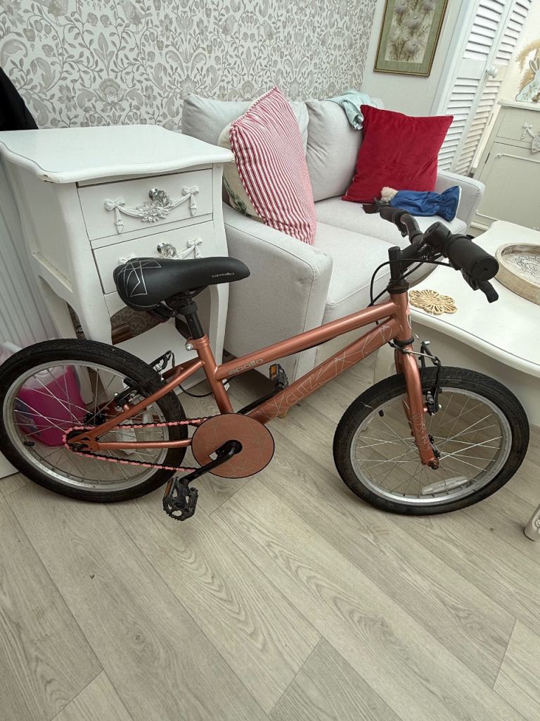 Apollo glitz kids Bike – Good Condition, rose gold
