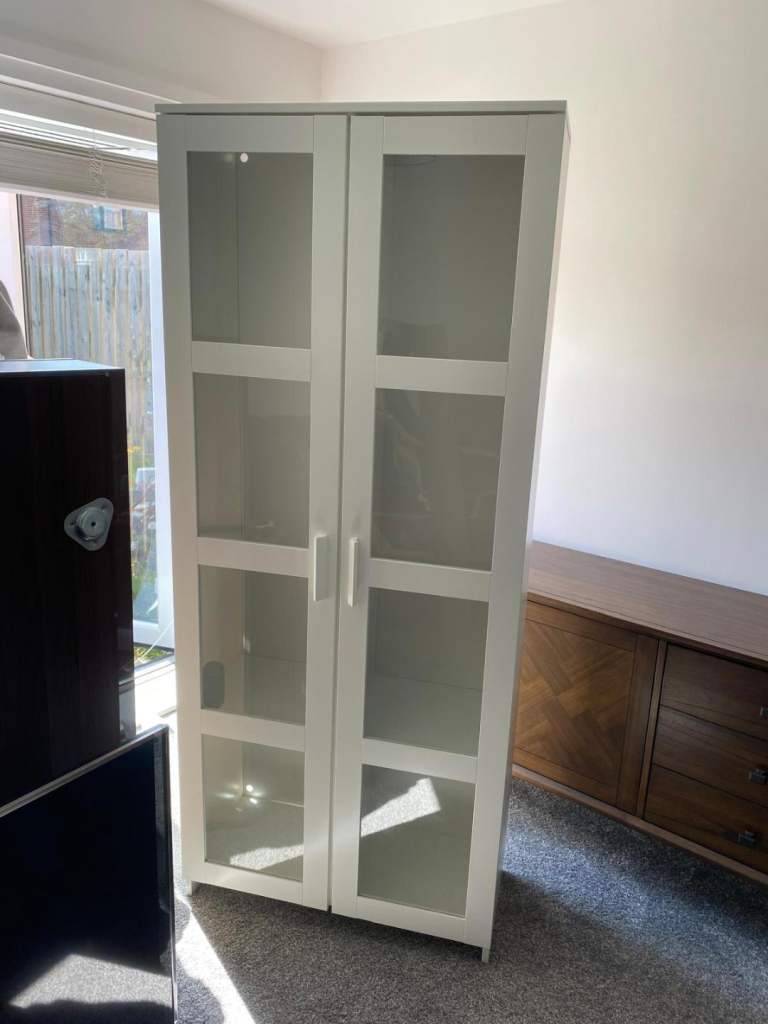 WHITE DOUBLE DISPLAY CABINET (PLEASE READ DESCRIPTION)