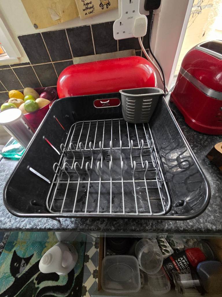 Simplehuman compact dish rack with spout.