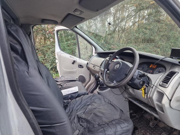 2008 Vauxhall Vivaro Silver LWB  Drives Perfect  3m MOT  Camper Project