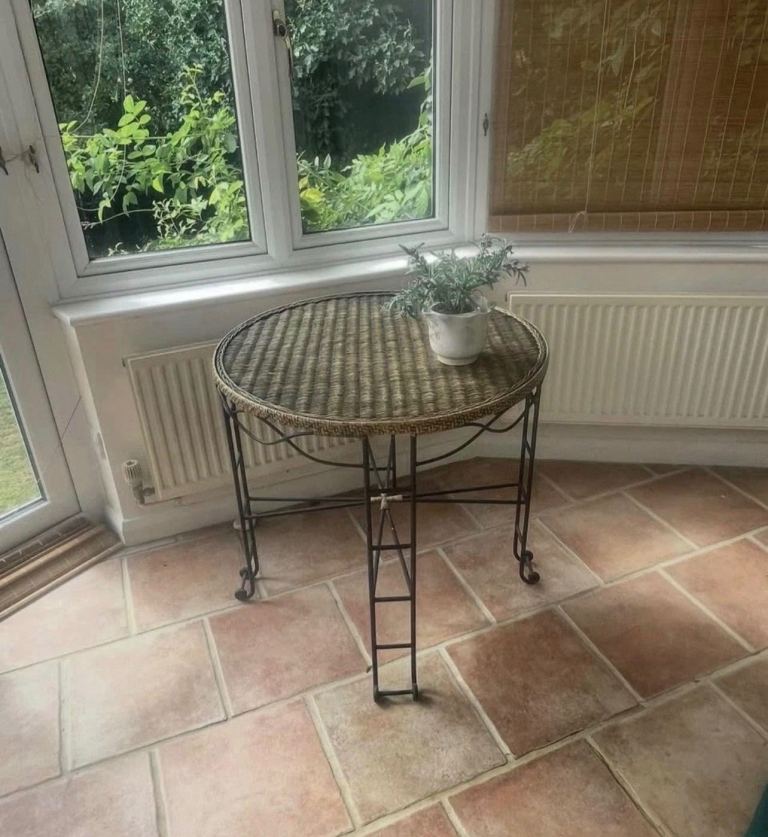 Vintage Cast/iron wicker round table