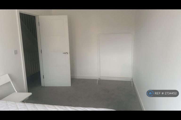 1 bedroom in Burney Drive, Milton Keynes, MK17 (#2734452)