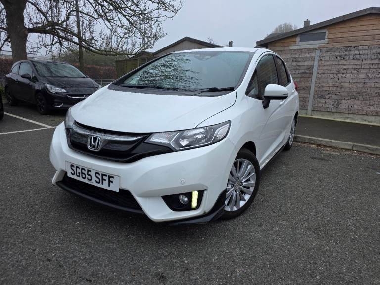 FOR SALE – Honda Jazz 1.3 i-VTEC EX Navi (2015) | Top Spec 