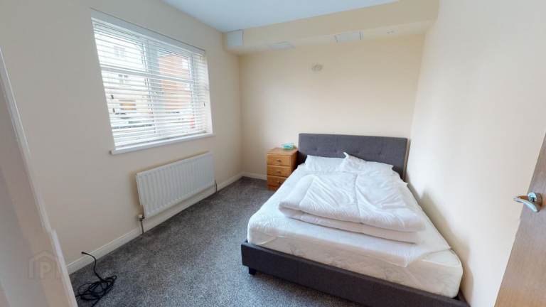 Rooms in a shared house in Bradford