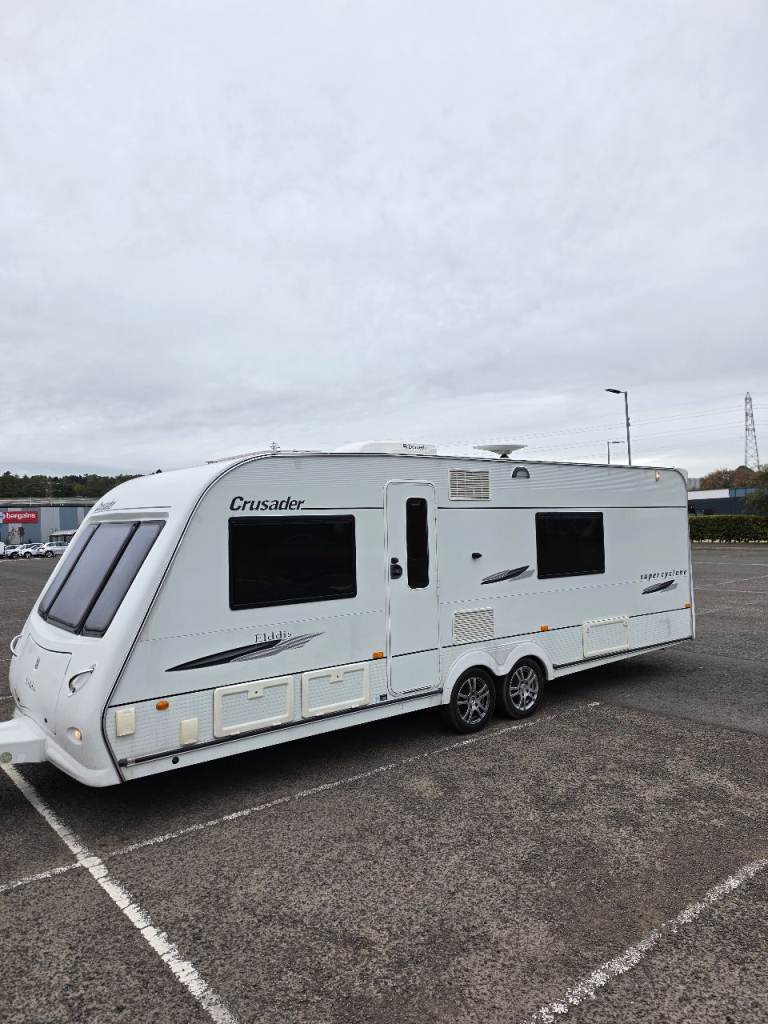 Elddis crusader 4 berth fixed single beds 2010 twin axle large end bathroom