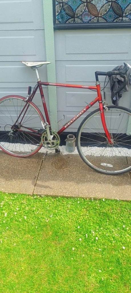 Peugeot Equipe (52cm) vintage road bike 