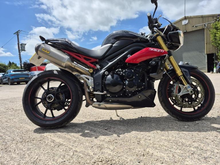 2014 14 Triumph Speed Triple 1050 R Abs  X Ring Speed Triple 1050R14034 Miles
