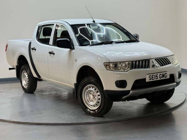 2015 Mitsubishi L200 2.5 L200 4Work LWB Double Cab DI-D 4x4 4WD 5dr Pickup Diesel Manual