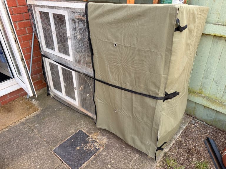 Free Pets at Home Bluebell Hutch 