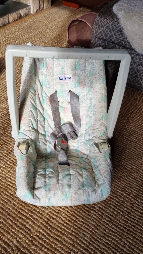 #GotStuffGetCash Doll Car / Rocker Seat (well loved) RETRO SEAT