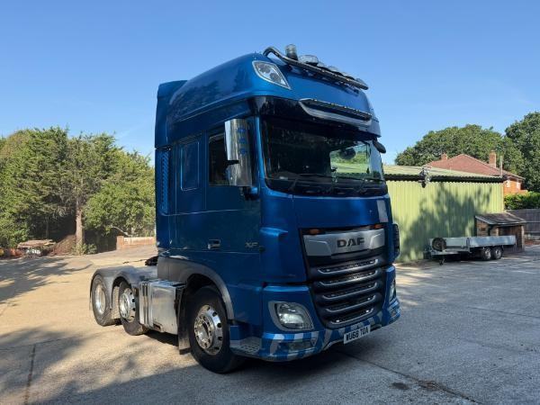 Daf XF530 Super Spacecab P.T.O, Sliding 5th Wheel 
