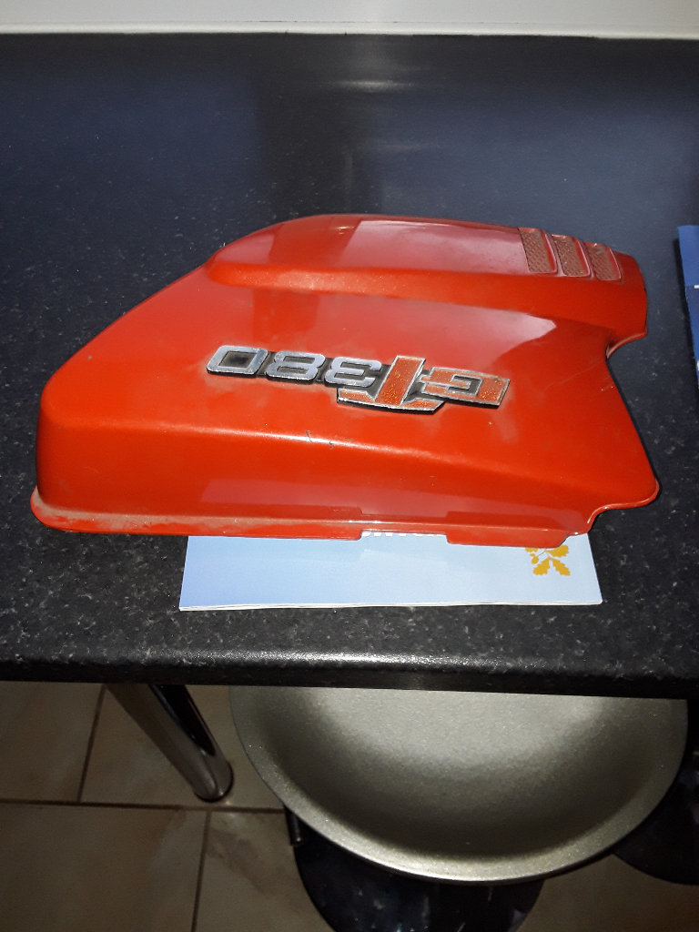 Suzuki GT380 possible GT550 with badge change early cover