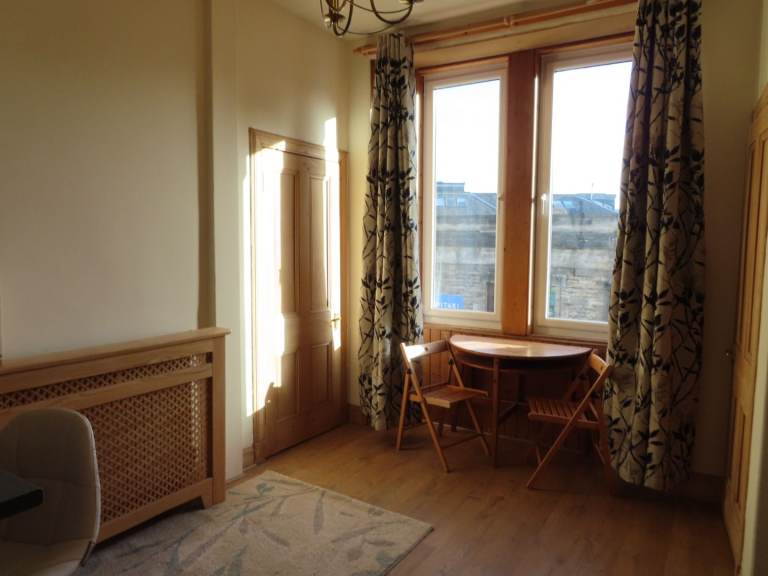 Spacious, bright one bed furnished flat, available now. 