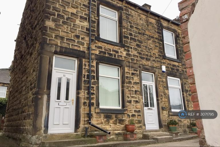 1 bedroom house in Lords Buildings, Morley, LS27 (1 bed) (#3071795)