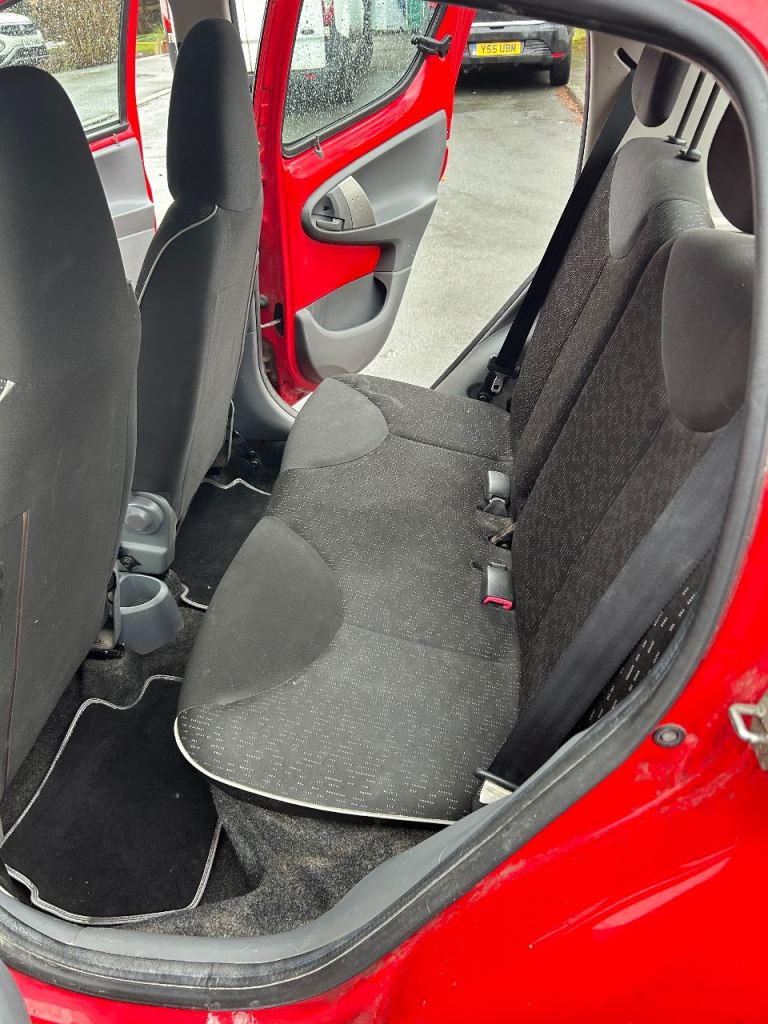 Peugeot, 107, Hatchback, 2011, Manual, 998 (cc), 5 doors