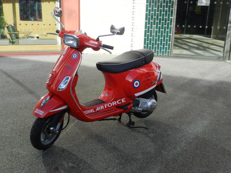 Piaggio Vespa S 125 Red Arrows Special Edition