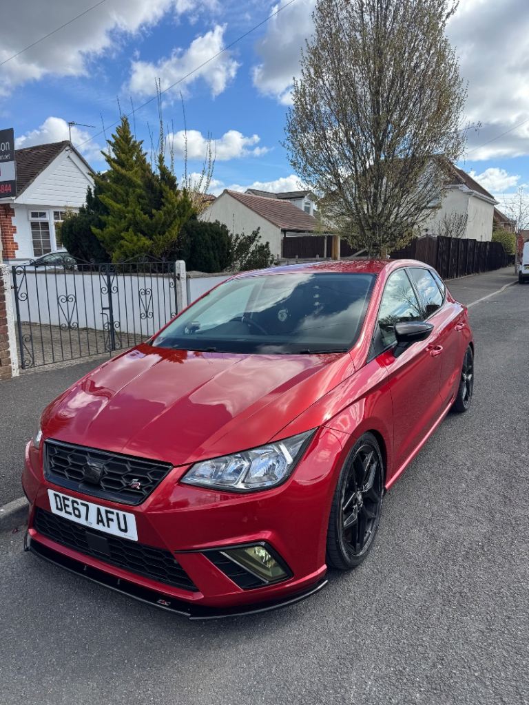 Red SEAT Ibiza – DE67 AFU