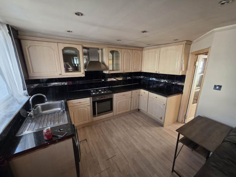 Ground Floor One-Bedroom Self-Contained Flat – £1,350 pcm + Council Tax