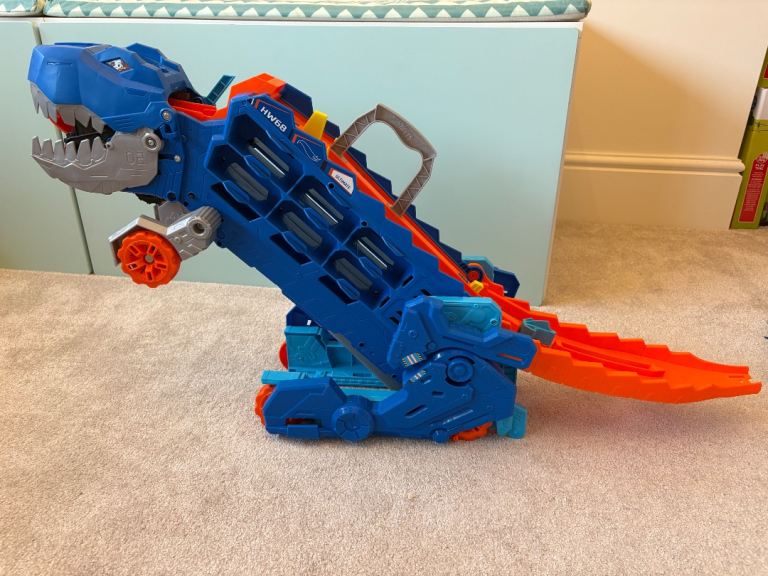 Hot Wheels City Lets Race TRex Transforming Transporter Race Track 