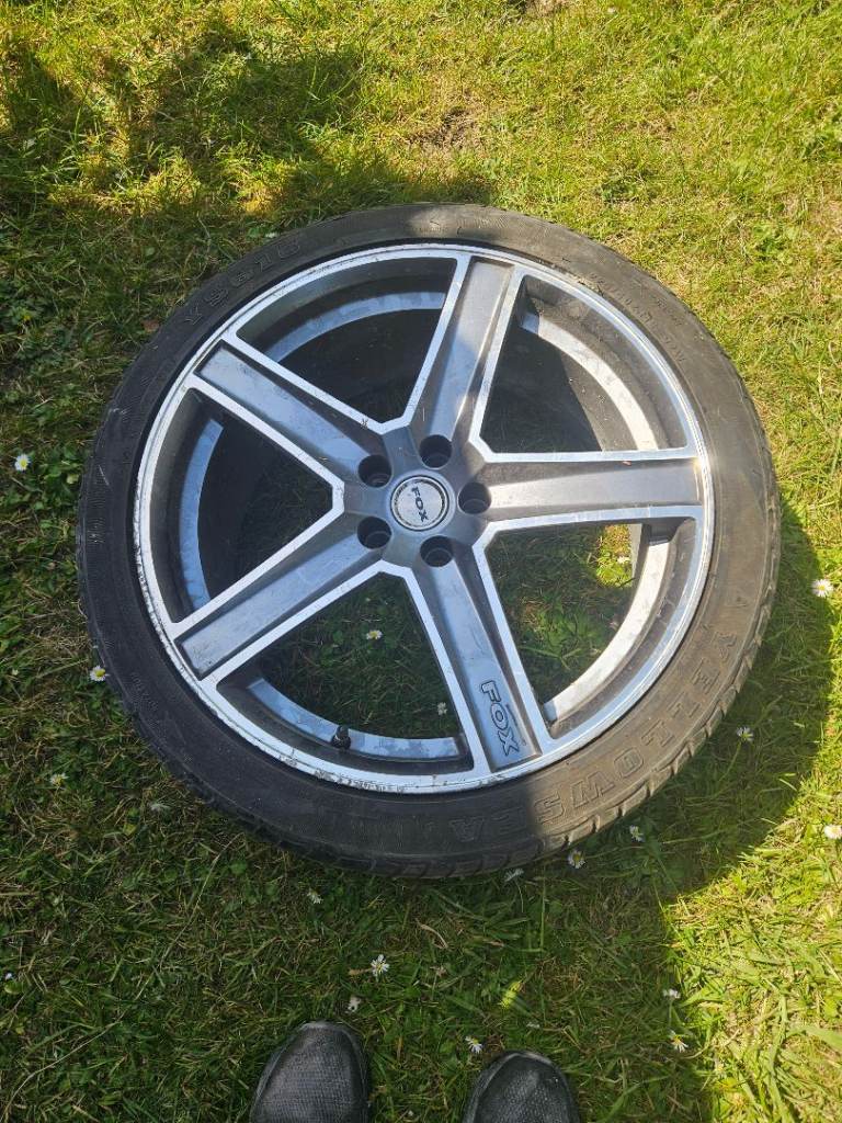 1 X used 18" FOX RACING R6 5X100 ET35 GUNMETAL ALLOY WITH USED 225/4018 TYRE