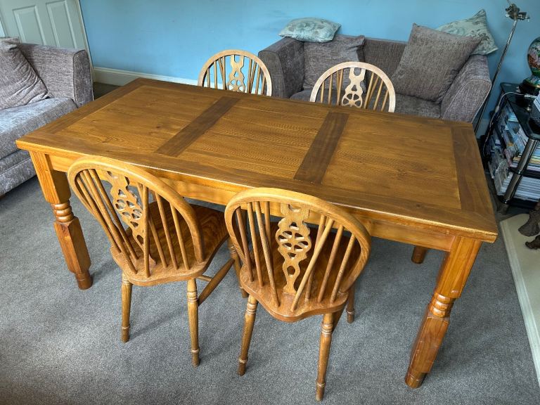 Solid Pine Farmhouse Table and 4 Wheel Back Wooden Dining Room Chairs  J231