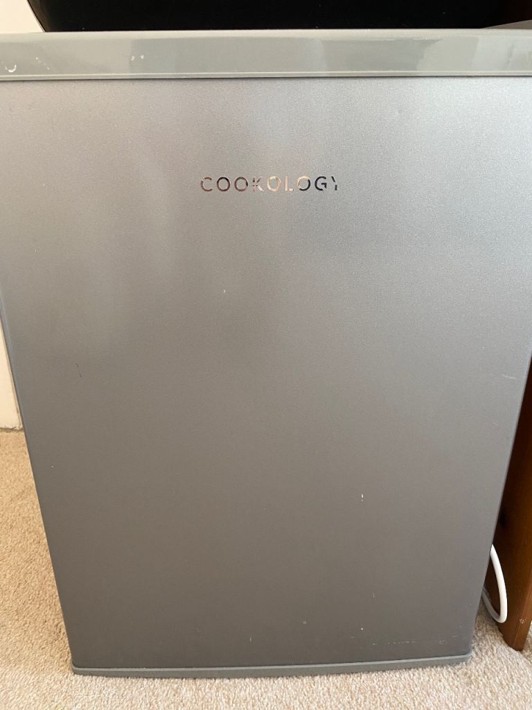 Cookology Mini Fridge with Freezer Compartment – Excellent Condition