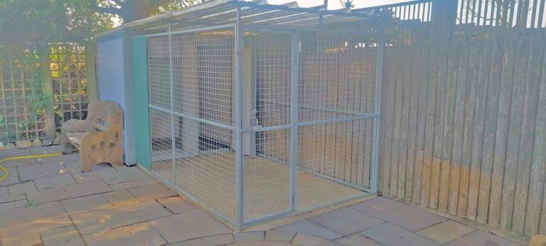 PROFESSIONAL PET ENCLOSURE (15 Ft X 6 Ft BESPOKE METAL KENNEL & DOG RUN)