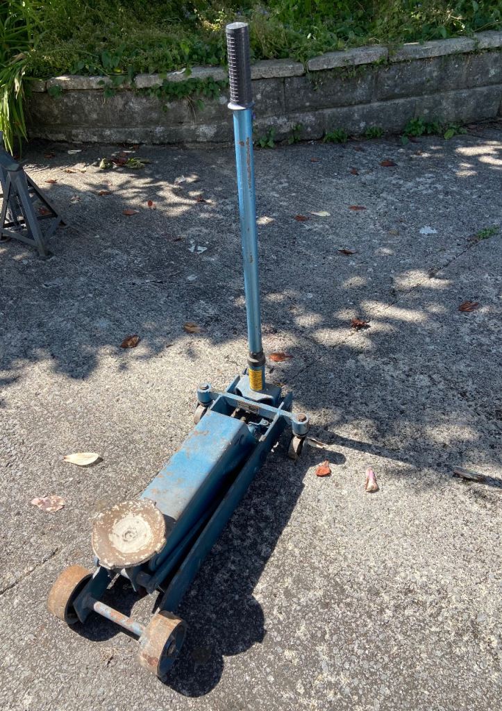 Heavy duty vintage 2 ton hydraulic trolly jack-type 2000