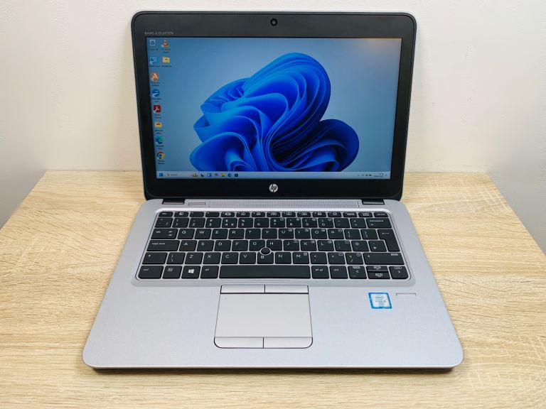 Fujitsu Lifebook A555 15inch laptop Intel i3, 8GB Ram, Win 11 | in