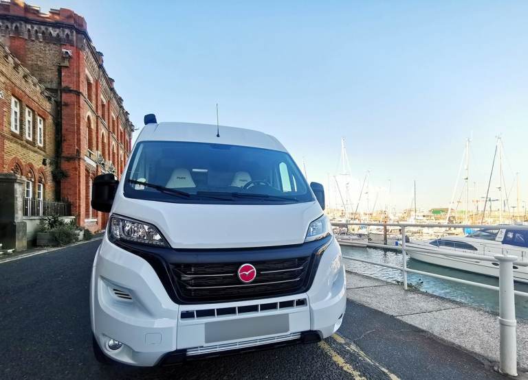 2023 Pilote V600G X Edition LHD, 14k Miles, 280Ah Lithium, Refillable LPG, Towbar