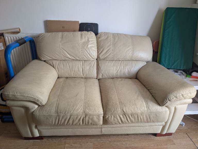 FREE CREAM LEATHER SOFA (COLLECTION ONLY)