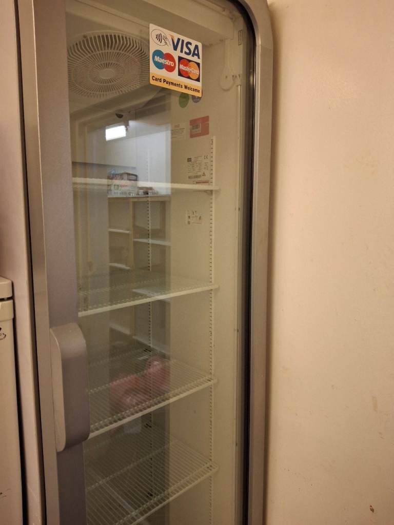 Kitchen fridges, freezers, units, grill