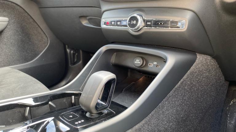 2025 Volvo XC40 2.0 B3P Plus Dark 5dr Auto Petrol Estate Estate Petrol Automatic