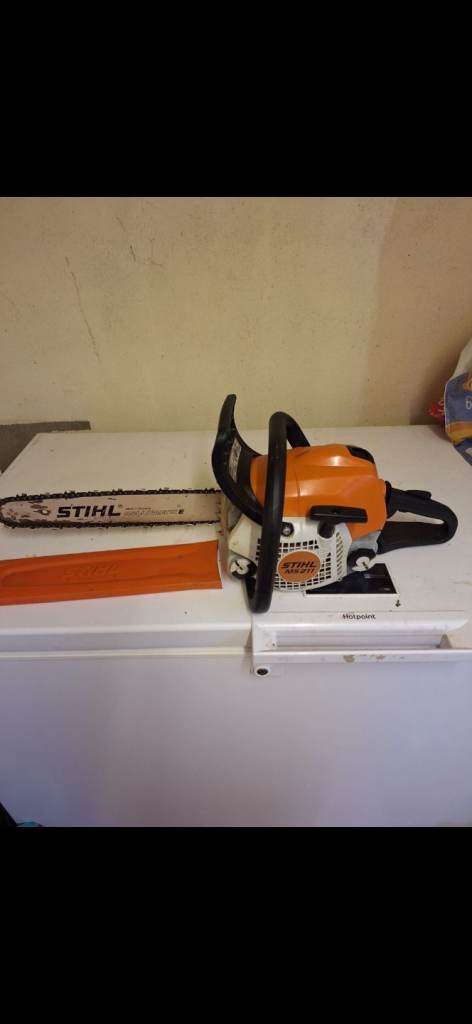 Stihl MS211 chainsaw £160