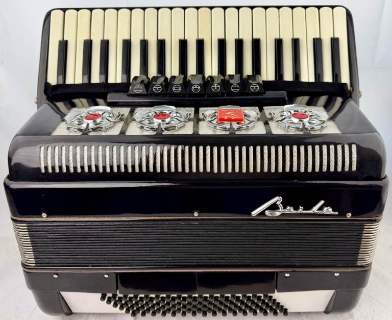 Baile 96 Bass - 37 Keys - 3 Voice Piano Accordion