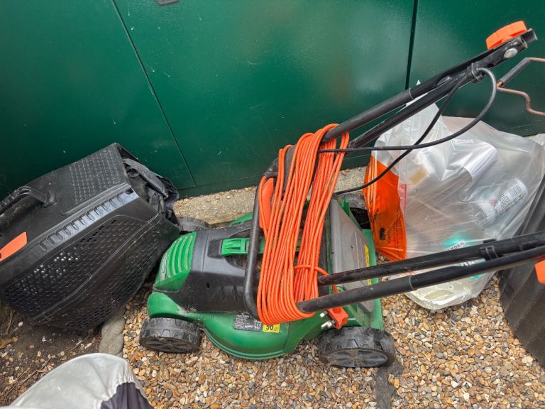 Electric Lawn Mowe – Good Condition