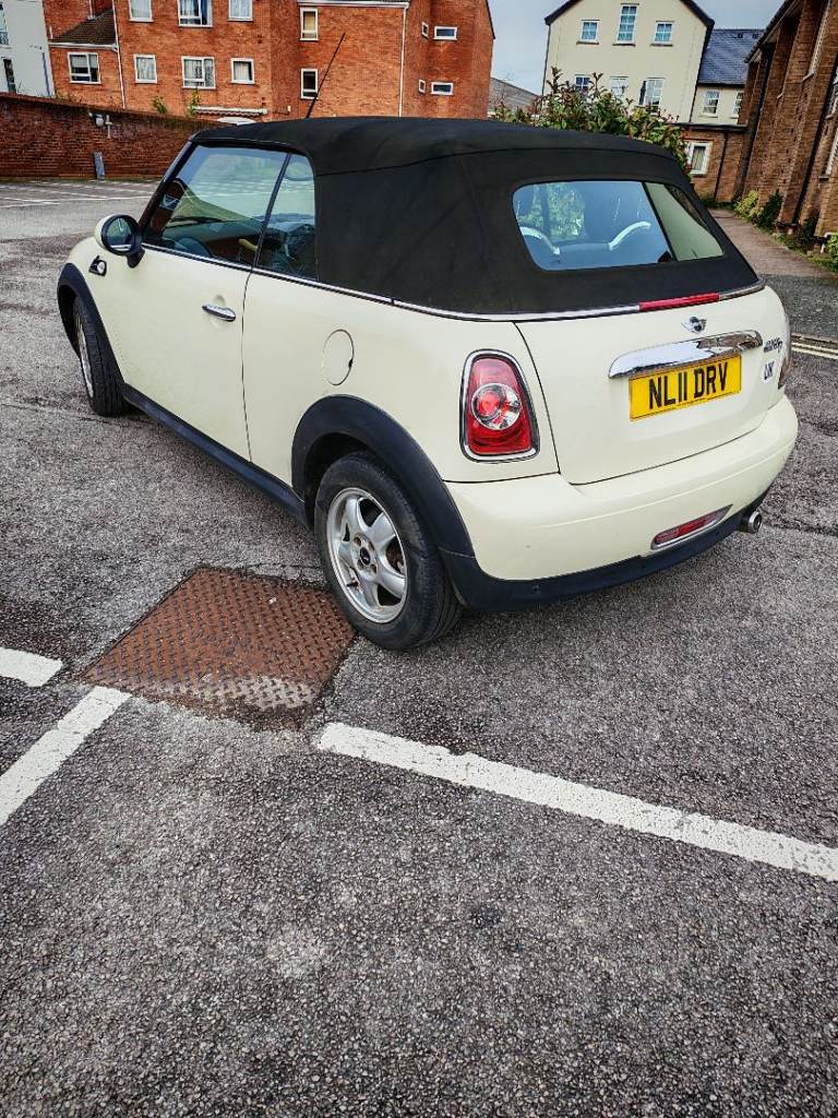 Mini, CONVERTIBLE, Convertible, 2011, Manual, 1598 (cc), 2 doors