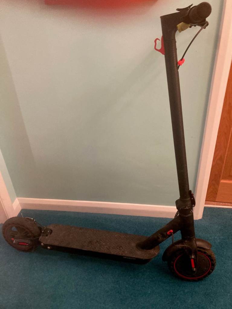 Electric Scooter (in need of repair or use for spare parts)