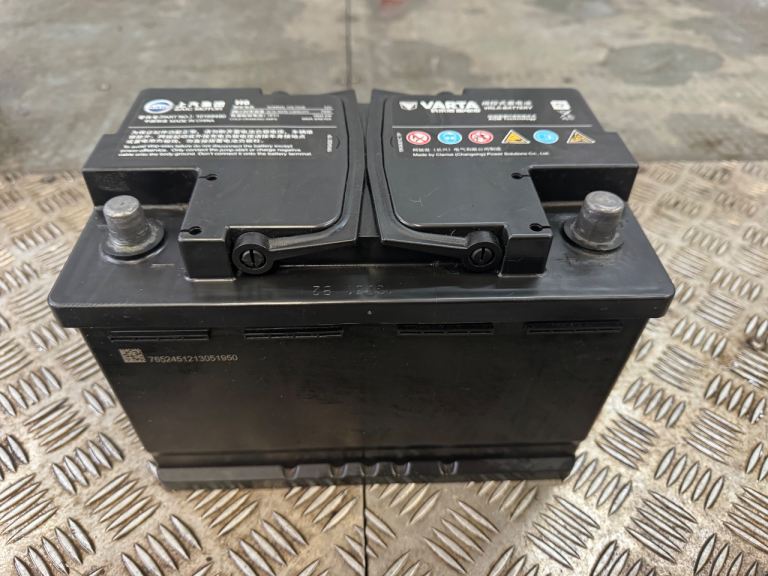 VARTA AGM TECHNOLOGY 12 VOLT BATTERY USED CONDITION  70AH COME OUT OF A PASSAT 2010