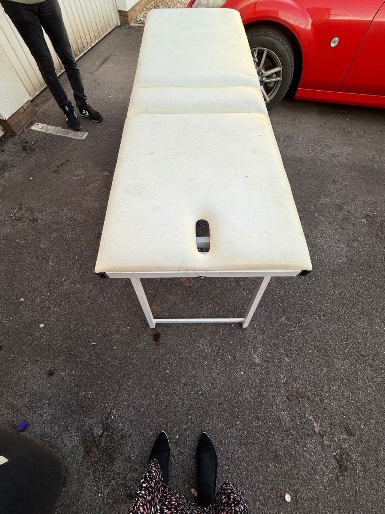 Massage bed