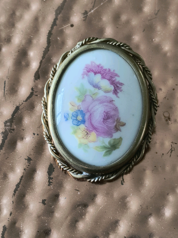 Vintage Limoge's pin brooch 