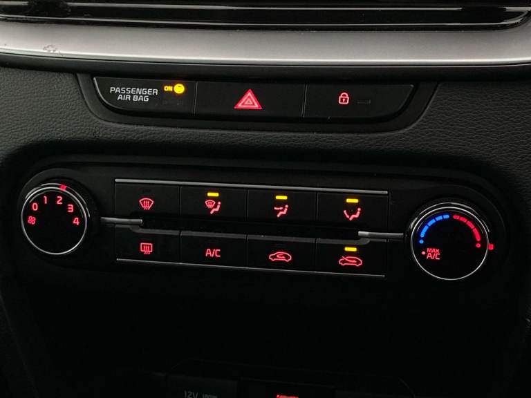 2022 Kia Ceed 1.0T GDi ISG 2 5dr Hatchback PETROL Manual